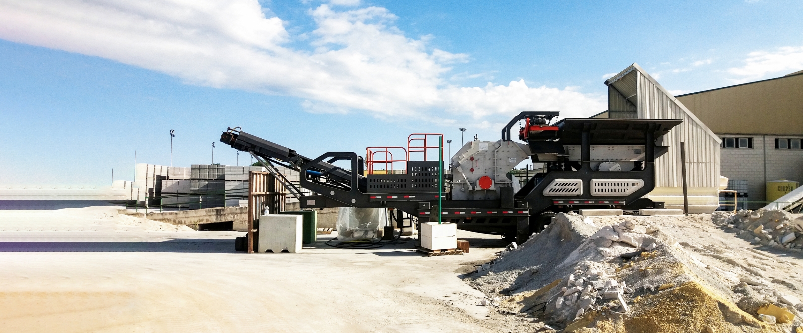 mobile type crushing plant