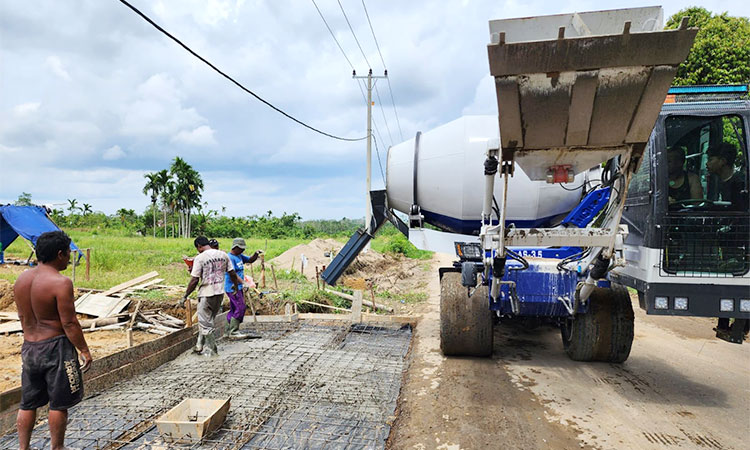 self-loading concrete mixer china